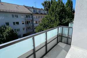 Hochwertig sanierte und vollständig möblierte 1-Zimmer-Wohnung mit Balkon in ruhiger Lage – München – Vorschaubild 3