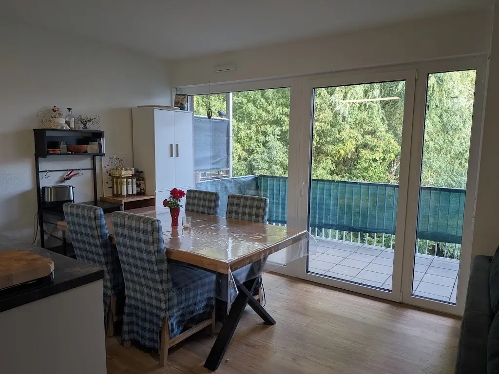 Exklusive 3-Zimmer-Wohnung mit Balkon und Aufzug - Photo 2
