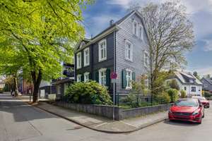 Saniertes bergisches Traumhaus mit großzügigem Gartenidyll in Ronsdorf – Die vollständige Adresse der Immobilie erhältst du vom Anbieter., 42369 Ronsdorf, Wuppertal – Vorschaubild 2