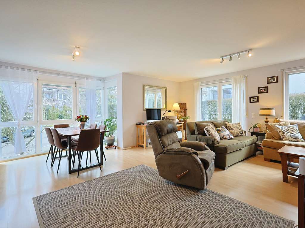 Immobilie in Sasbach - Moderne Doppelhaushälfte mit Garten und Terrasse - Bild 1