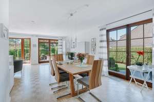 Modernisiertes Familienhaus in ruhiger Saseler Sackgasse mit Garten, Sauna und zwei Carports – Die vollständige Adresse der Immobilie erhältst du vom Anbieter., 22393 Sasel, Hamburg – Vorschaubild 4