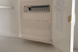 Großzügige 3-Zimmerwohnung mit Parkettboden und Einbauküche in Köln Westhoven – Die vollständige Adresse der Immobilie erhältst du vom Anbieter., 51149 Westhoven, Köln – Vorschaubild 13