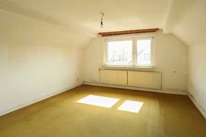 Charmantes Haus auf Eckgrundstück mit großem Potenzial in Düsseldorf-Vennhausen – Die vollständige Adresse der Immobilie erhältst du vom Anbieter., 40627 Vennhausen, Düsseldorf – Vorschaubild 13