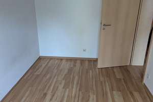 Gepflegte 3-Zimmer-Wohnung im EG mit Balkon in Koblenz-Lay – Die vollständige Adresse der Immobilie erhältst du vom Anbieter., 56073 Lay, Koblenz – Vorschaubild 2