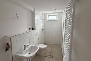 Renovierte, helle 3-Zimmer Souterrain Wohnung in Neureut – Petrus-Waldus-Straße 11, 76149 Neureut, Karlsruhe – Vorschaubild 3