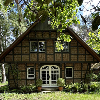 Gemütliches Fachwerkhaus im Landschaftsschutzgebiet mit Sommerhaus