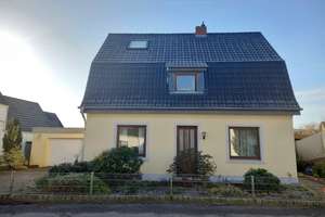 Blumenthal: charmantes Einfamilienhaus mit schönem Garten