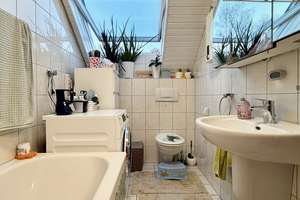 Vermietete Dachgeschosswohnung mit Balkon, Aufzug und optionaler Garage in Bochum-Höntrop – Die vollständige Adresse der Immobilie erhältst du vom Anbieter., 44869 Höntrop, Bochum – Vorschaubild 5