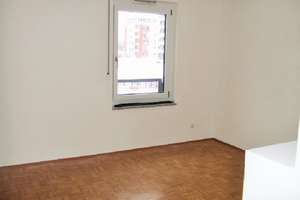 Absolut ruhige und helle 2 Zimmer-Wohnung direkt am Park in Wohnanlage "Parkside Leopold" – Hans-Döllgast-Str. 8, 80807 Neufreimann, München – Vorschaubild 5
