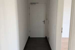 3 Zimmer direkt am Park: Südbalkon, Aufzug, Fußbodenheizung & Glasfaser in München-Riem – 81829 Messestadt Riem, München – Vorschaubild 3