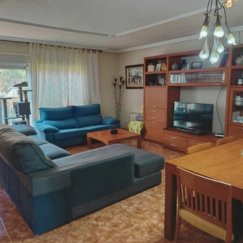 HAUS MIT GARTEN, GRILLPLATZ, GROSSEM DACHBODEN UND DOPPELGARAGE IN PERAFORT