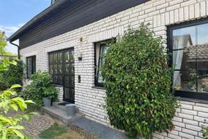 Zweifamilienhaus mit zwei Wohneinheiten, Garten in Golfplatznähe – Burgacker 43, 52355 Gürzenich, Düren – Vorschaubild 5