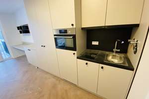 Traumhafte möblierte Wohnung mit Balkon direkt zum ruhigen Innenhof mit EBK und Abstellkammer!!!! – Moissistraße 31, 12489 Adlershof, Berlin – Vorschaubild 3
