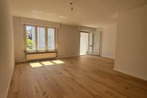 Helle, renovierte 2-Zimmer-Wohnung mit neuem Parkett, Balkon & TG-Stellplatz  – Die vollständige Adresse der Immobilie erhältst du vom Anbieter., 74074 Heilbronn, Heilbronn – Vorschaubild 2