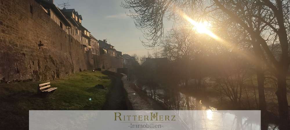 Wohnen an der Stadtmauer! Historischer Charme - aufwendig sanieren oder lieber neu bebauen!, Rhön Grabfeld Kreis – Bild 1