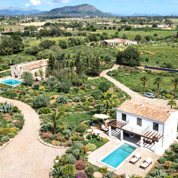 Exklusive Finca mit Gästehaus und autarkem Energiesystem Dieses außergewöhnliche, freistehende Anwes