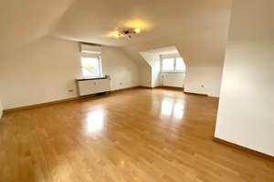 schöne Dachgeschosswohnung 
im 2. OG mit Garage und Gartenmitbenutzung 
in Nürnberg-Großreuth – Die vollständige Adresse der Immobilie erhältst du vom Anbieter., 90431 Großreuth bei Schweinau, Nürnberg – Vorschaubild 2