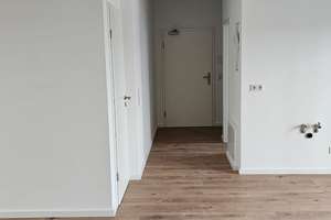 +TRAUMWOHNUNG+3 RAUM DACHGESCHOSS MIT GROSSEM BALKON+BAD M. DUSCHE+FBH+LIFT++UVM.++