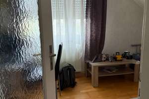 Gemütliche 3-Zi.-DG-Wohnung * 51 qm * TL-Bad * ruhige Wohnlage in S-Sillenbuch * vermietet * – Die vollständige Adresse der Immobilie erhältst du vom Anbieter., 70619 Sillenbuch (Ortsteil), Stuttgart – Vorschaubild 5