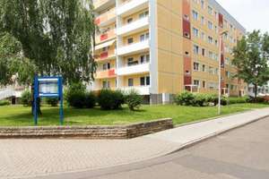 Kurze Wege zum Einkaufen und zur Straßenbahn – ideal für sportliche Mieter... – Johannes-Göderitz-Straße 71, 39130 Neu Olvenstedt, Magdeburg – Vorschaubild 13