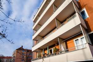 Lichtdurchflutete, großzügige und bezugsfreie Wohnung mit großem Balkon, Friedenau. – Eisackstraße 29, 10827 Schöneberg, Berlin – Vorschaubild 2