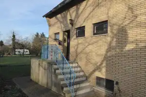 freistehendes Einfamilienhaus mit Ausrichtung nach Süden - auch als Zweifamilienhaus nutzbar – Osterather Straße 90, 40670 Neuss (Rhein-Kreis) – Vorschaubild 3
