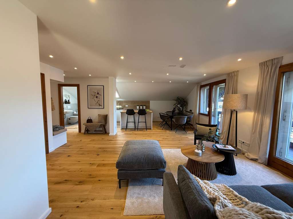 Immobilie in Bad Wiessee - charmant & optimal geschnitten: frisch sanierte Dachgeschosswohnung am Tegernsee - Bild 3