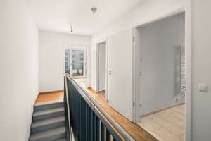 Großzügiges Eck-Stadthaus mit Süd-Dachterrasse | 5 Zimmer auf ca. 160 m² – Hinterm Heidbleek 20, 30539 Bemerode, Hannover – Vorschaubild 7