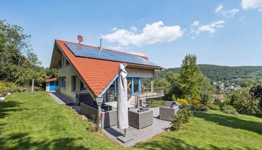 Bild von Architektenhaus mit Weitblick – Chalet-Charme trifft auf zeitlose Holzarchitektur in Arnoldshain