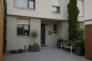 Modernes Einfamilienreihenhaus in Lorsch mit Dachterrasse