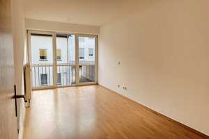 Gemütliche 3-Raum-Wohnung mit Aufzug und Balkon - Stellplatz möglich! – Sankt-Michael-Straße 11/11a, 39112 Magdeburg – Vorschaubild 2