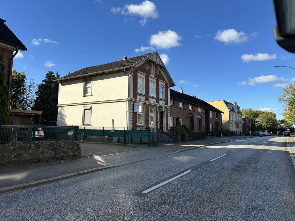 Immobilie in Hamburg - Kleines Wohn.- und Geschäftshaus in HH-Kirchsteinbek zu verkaufen - Bild 1