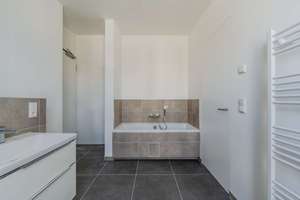 moderne 4-Zimmer Dachgeschosswohnung in zentraler Lage! – Die vollständige Adresse der Immobilie erhältst du vom Anbieter., 13355 Gesundbrunnen, Berlin – Vorschaubild 13