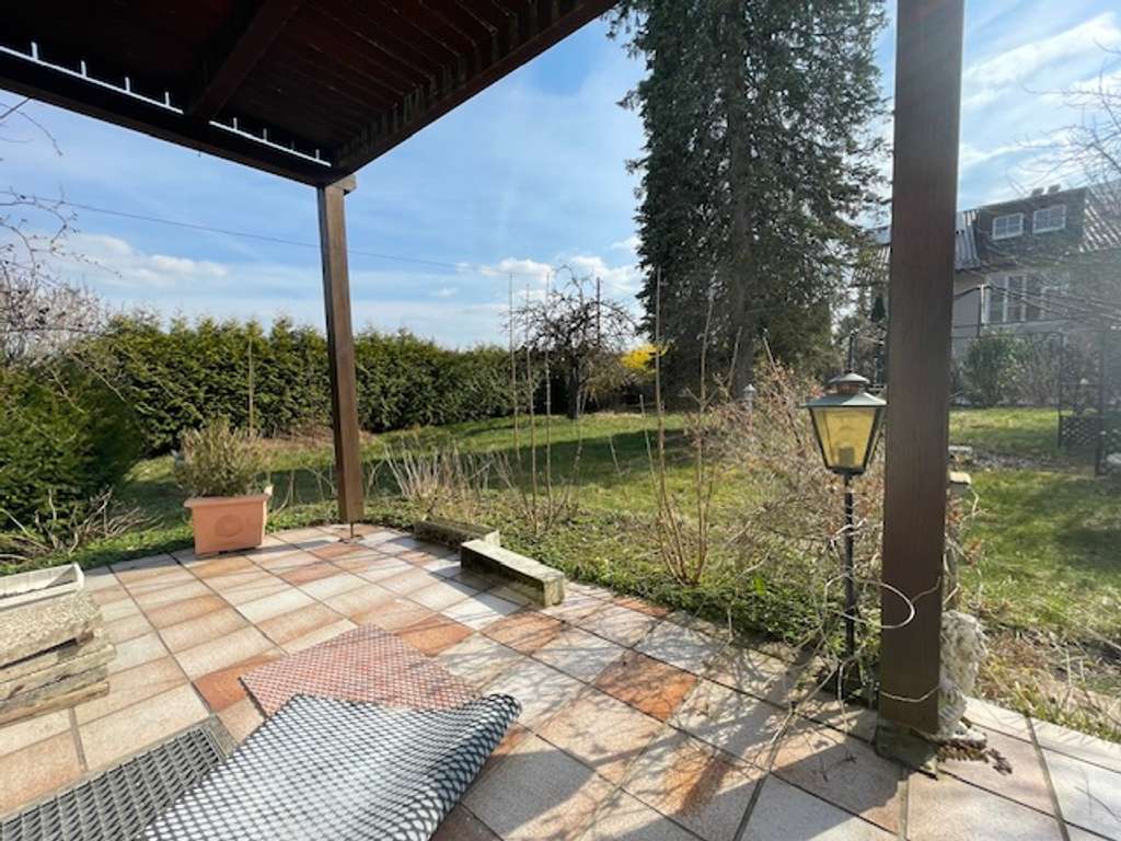 Immobilie in Ismaning - Rarität in Ismaning: Doppelhaushälfte auf 850 m² Traumgrundstück mit Potenzial - Bild 4