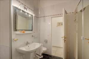 Möbliert: Ruhig gelegene 2‑Zimmer Wohnung mit geschützter Loggia – Die vollständige Adresse der Immobilie erhältst du vom Anbieter., 81547 Giesing, München – Vorschaubild 8