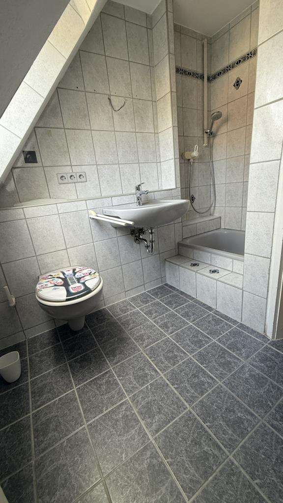 Immobilie in St. Georgen im Schwarzwald - Freistehende, attraktives 2-Familien-Haus mit großer Garage - Bild 4