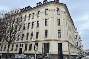 Schöne Familienwohnung | 4 Zimmer | Balkon | Tageslichtbad mit Dusche und Wanne | Parkett | Aufzug