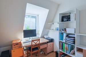 Zweifacher Balkon, viel Licht, viel Platz: Attraktive 3-Zimmer-Dachgeschosswohnung – Die vollständige Adresse der Immobilie erhältst du vom Anbieter., 85055 Nordost, Ingolstadt – Vorschaubild 16