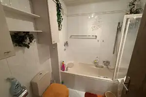 NÜRNBERG-ALTENFURT: GEPFLEGTE 3-ZI-HOCHPARTERRE-WOHNUNG MIT GROSSER LOGGIA UND EINZELGARAGE – Nürnberg – Vorschaubild 17