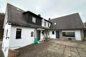 Mehrfamilienhaus mit 3 Wohneinheiten in Hatzfeld-Eifa – renoviert, jedoch mit Feuchtigkeitsschäden – Die vollständige Adresse der Immobilie erhältst du vom Anbieter., 35116 Hatzfeld (Eder) – Vorschaubild 4