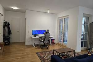 Großzügige 3-Zimmer Wohnung im 3. OG mit Balkon in Berlin-Mitte