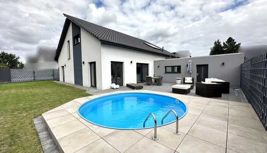 Bild von Modernes Einfamilienhaus mit Pool, Doppelgarage & luxuriöser Ausstattung – Bezugsfertig nahe Wolfsbu
