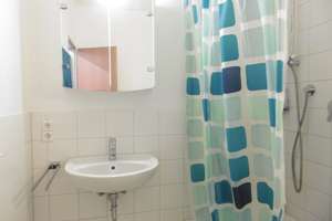 NUR FÜR STUDENTEN-/INNEN - Zimmer in einer 2er-WG in einem Studentenwohnheim in Reutlingen – Wörthstrasse 55, 72764 Reutlingen-Mitte, Reutlingen – Vorschaubild 5
