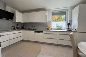 Familien-DHH | 4 Zimmer | 104 m² + ca. 25 m² wohnlich ausgebauter Spitzboden | Keller | Garage – Die vollständige Adresse der Immobilie erhältst du vom Anbieter., 47804 Benrad-Nord, Krefeld – Vorschaubild 4