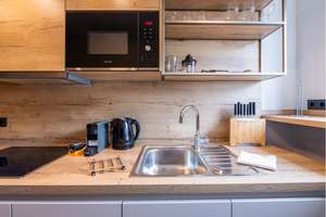Möblierte Design-Whg mit zwei Schlafzimmern, Arbeitsplatz + Balkon, Isarnähe – Die vollständige Adresse der Immobilie erhältst du vom Anbieter., 81371 Thalkirchen, München – Vorschaubild 4