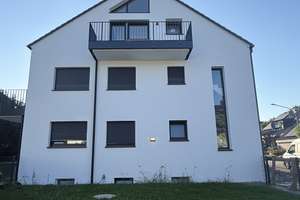 HELLE Dachgeschosswohnung in traumhafter Lage am Main
