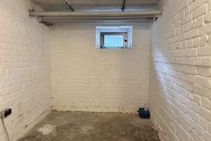 Bezugsfreie 4-Zimmer-Wohnung mit Einbauküche und zwei Balkonen in ruhiger, grüner Lage in Babelsberg – Die vollständige Adresse der Immobilie erhältst du vom Anbieter., 14482 Babelsberg Süd, Potsdam – Vorschaubild 12