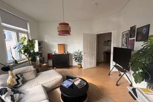 Charmante Altbauwohnung im Herzen des Bohnenviertels – Wohnen direkt am Schellenturm – Katharinenplatz 1, 70182 Rathaus, Stuttgart – Vorschaubild 3