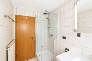 Helle 3,5-Zimmer-Wohnung mit Balkon ins Grüne, Tageslichtbad & Tiefgaragenstellplatz – 67065 Mundenheim, Ludwigshafen am Rhein – Vorschaubild 11