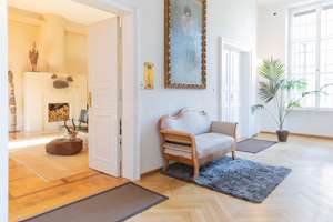 Exklusive Etagenwohnung im Diplomaten Park nahe zoologischen Garten zu verkaufen.